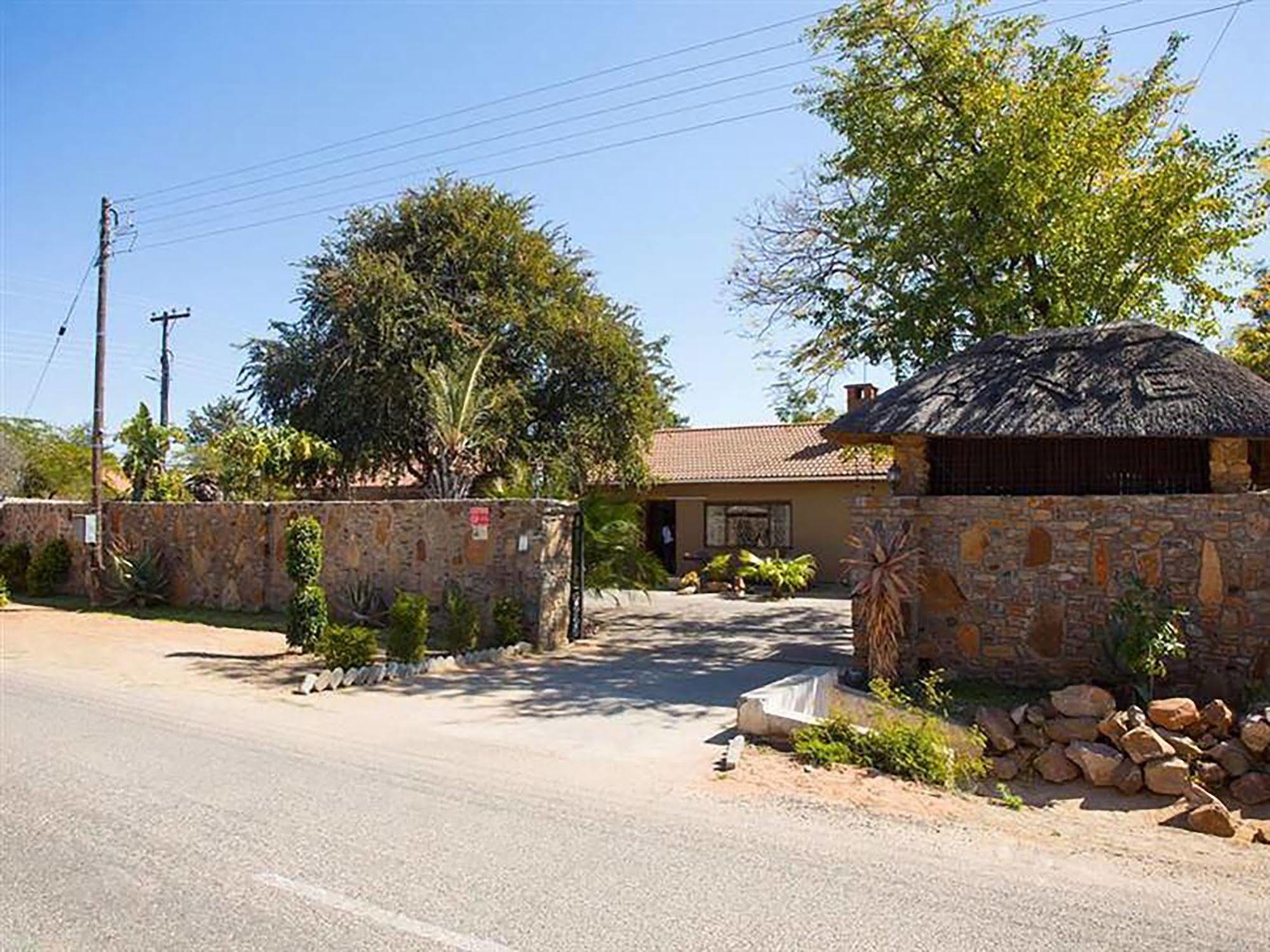 פרנסיסטאון A New Earth Guest Lodge מראה חיצוני תמונה